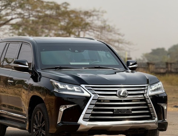 FOREIGN USED 2020 LEXUS LX570 BULLETPROOF FOR SALE IN ABUJA
