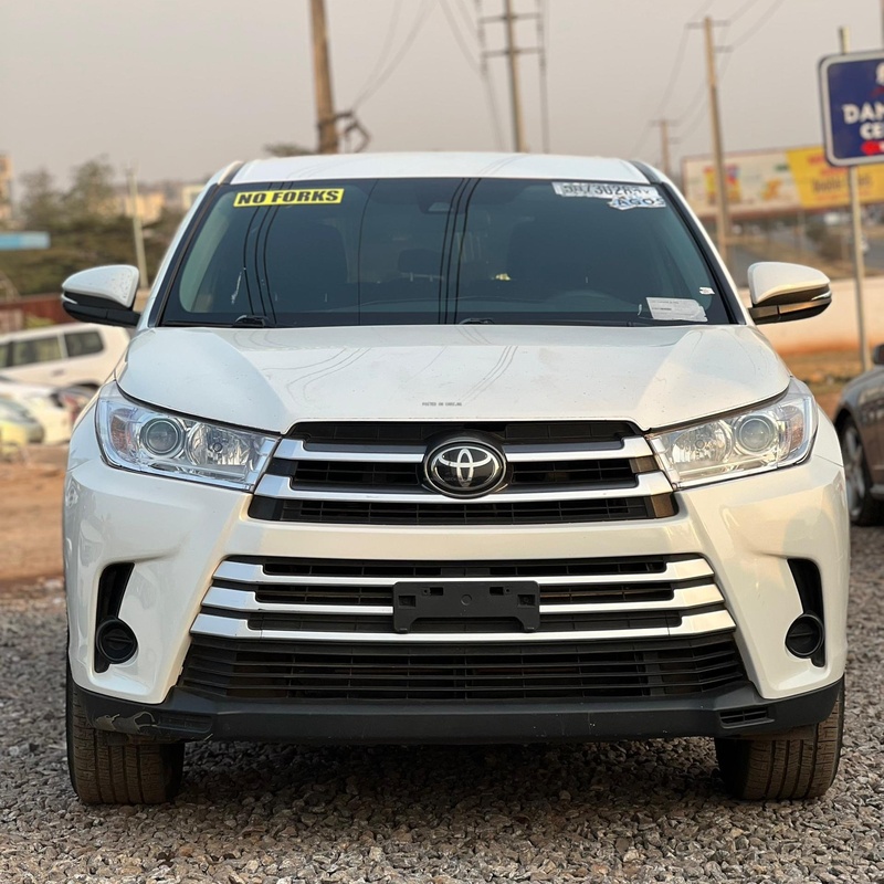 FOREIGN USED 2020 TOYOTA HIGHLANDER XLE FOR SALE IN ABUJA image