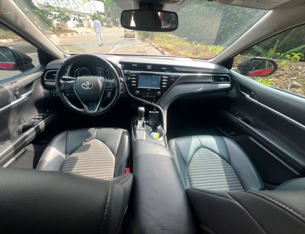 FOREIGN USED 2021 TOYOTA CAMRY SE FOR SALE IN ABUJA
