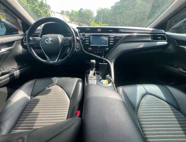 FOREIGN USED 2021 TOYOTA CAMRY SE FOR SALE IN ABUJA