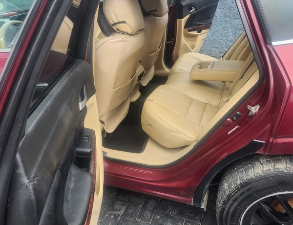 Direct neatly used 2011 crosstour fully upgraded to 2014