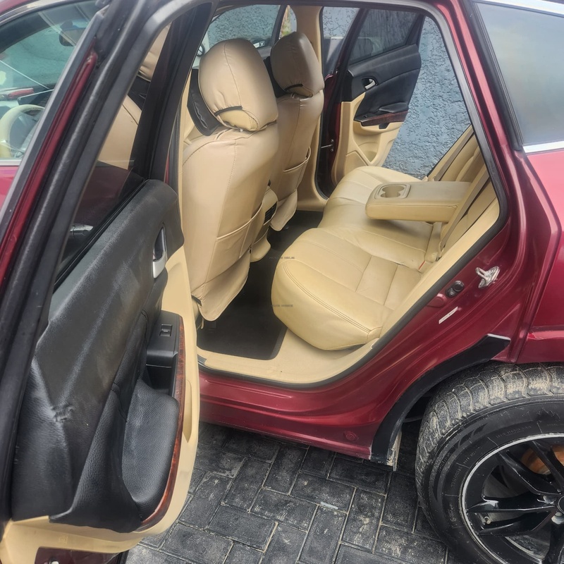 Direct neatly used 2011 crosstour fully upgraded to 2014 image