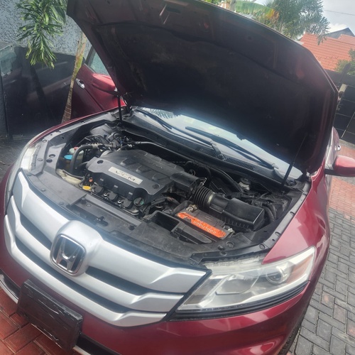 Direct neatly used 2011 crosstour fully upgraded to 2014