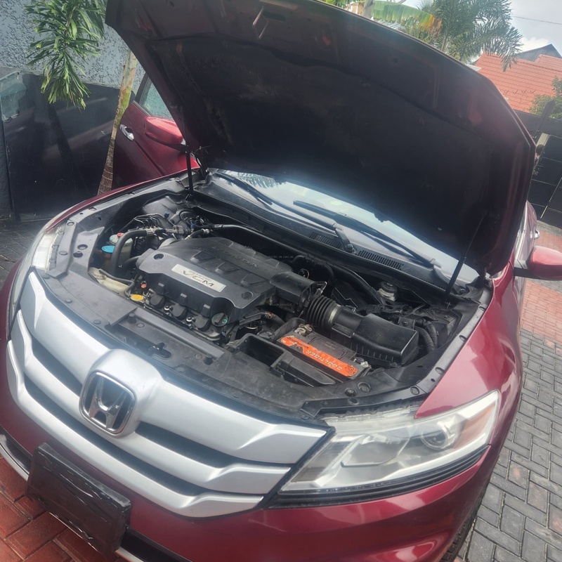 Direct neatly used 2011 crosstour fully upgraded to 2014 image