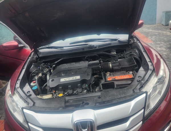 Direct neatly used 2011 crosstour fully upgraded to 2014