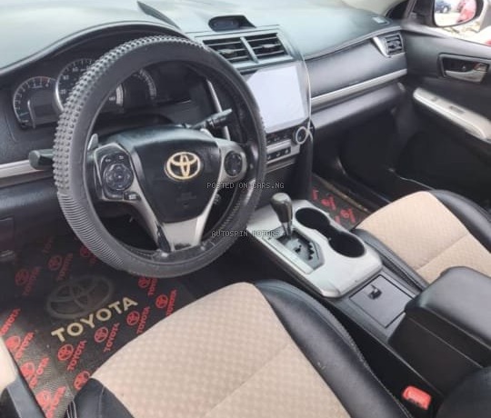 2013 Toyota Camry SE for Sale in Abuja