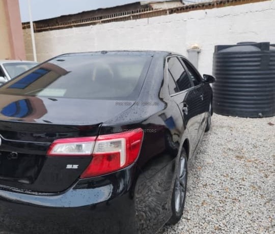 2013 Toyota Camry SE for Sale in Abuja