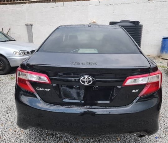 2013 Toyota Camry SE for Sale in Abuja