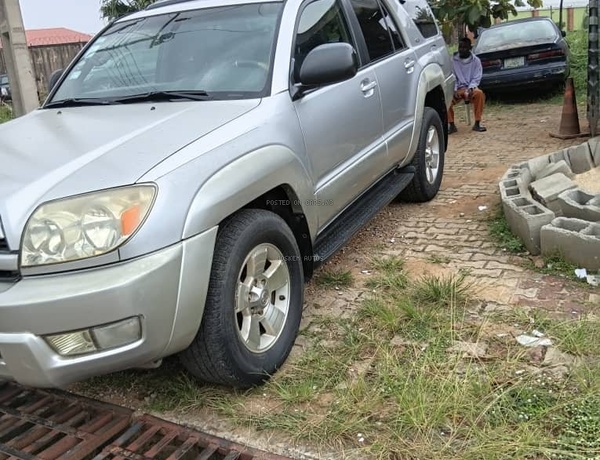 2005 Toyota 4runer in lagos