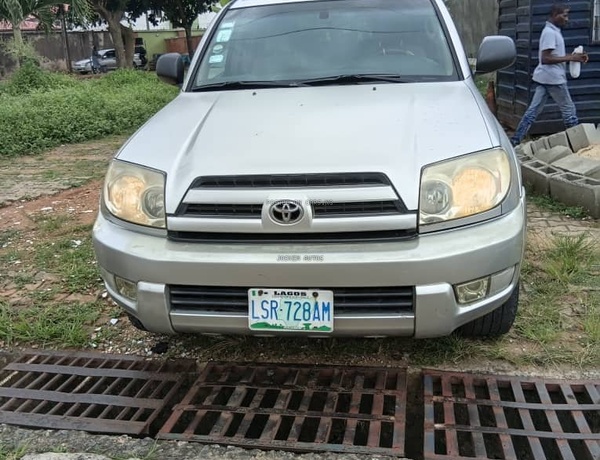 2005 Toyota 4runer in lagos