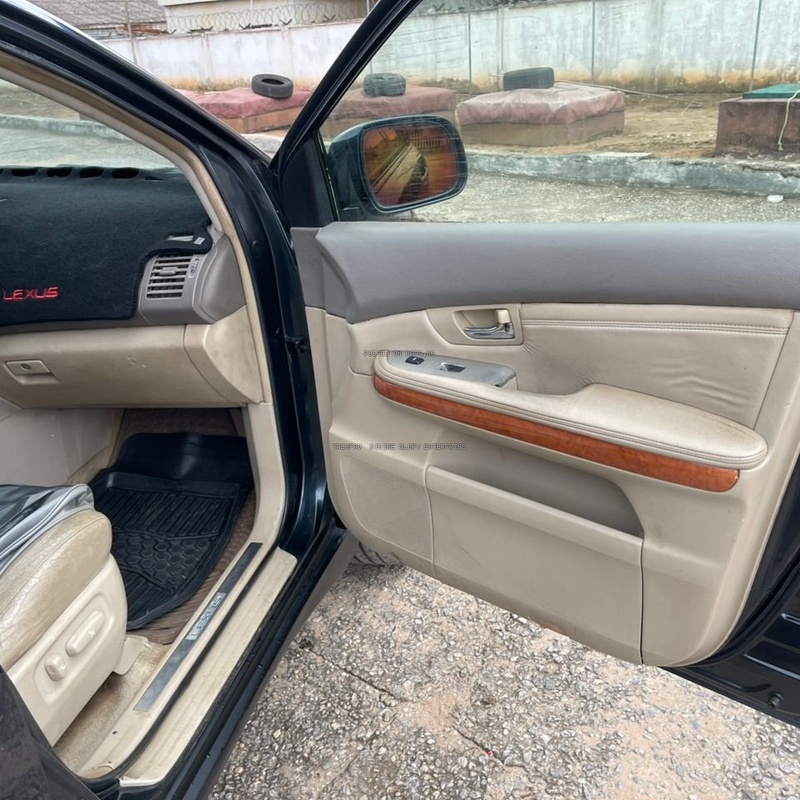 Lexus RX 330 for Sale in Lagos image