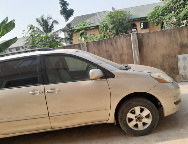 Toyota Sienna XLE 2005 for Sale in Lagos