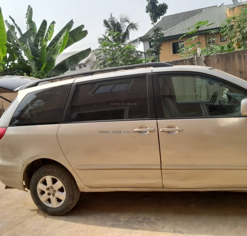 Toyota Sienna XLE 2005 for Sale in Lagos image