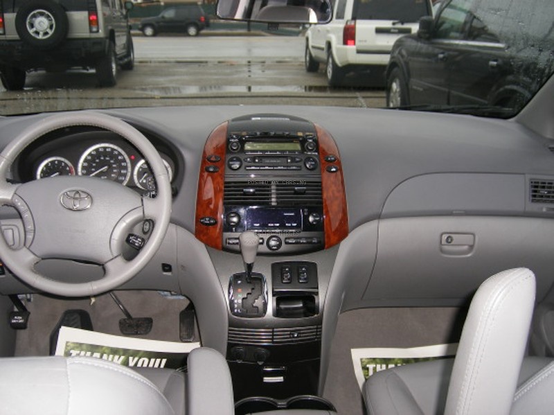 2005 Toyota Sienna for Sale  In Apapa  Lagos image
