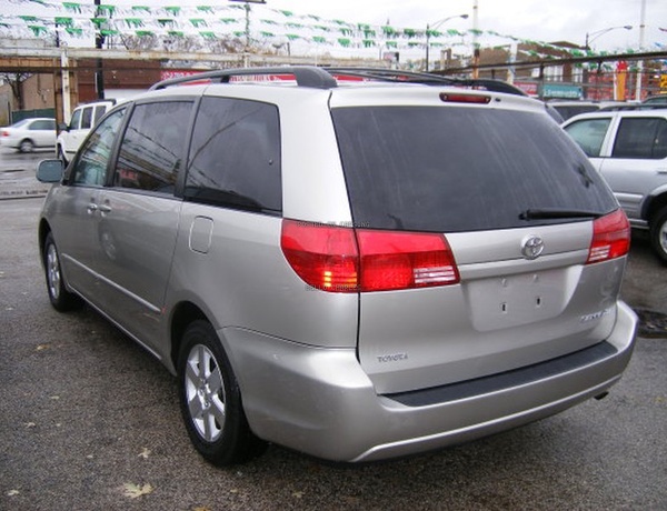 2005 Toyota Sienna for Sale  In Apapa  Lagos