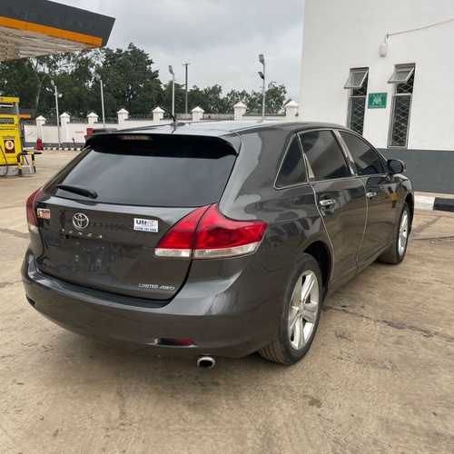 2011 Toyota Venza 4plugs for Sale In Oyo State
