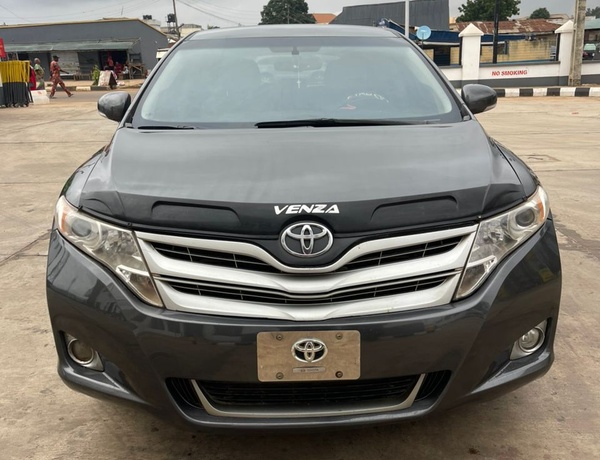 2011 Toyota Venza 4plugs for Sale In Oyo State