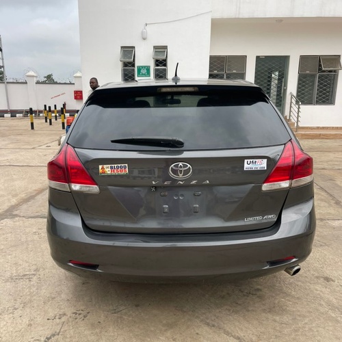 2011 Toyota Venza 4plugs for Sale In Oyo State