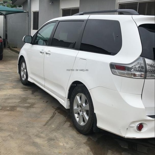 Nigerian used Toyota sienna 2015 in Lagos