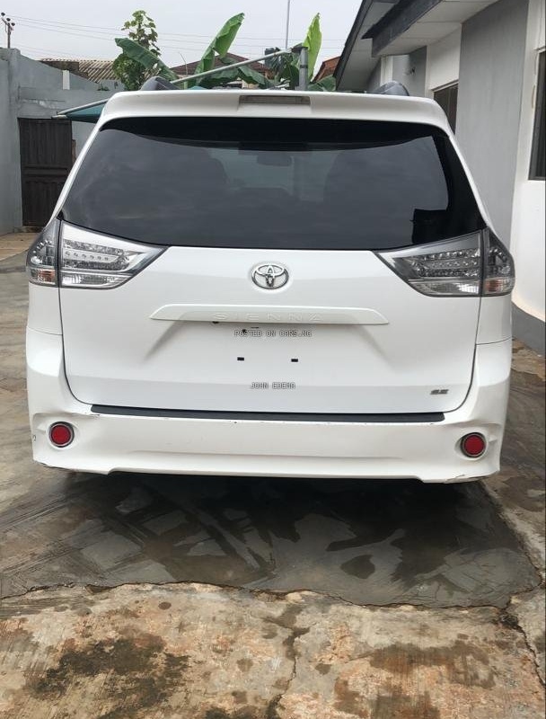 Nigerian used Toyota sienna 2015 in Lagos image