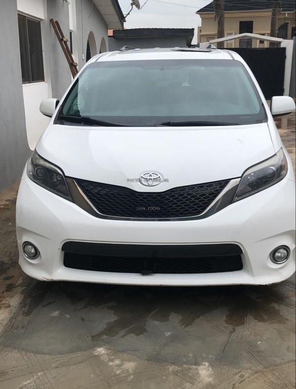 Nigerian used Toyota sienna 2015 in Lagos image