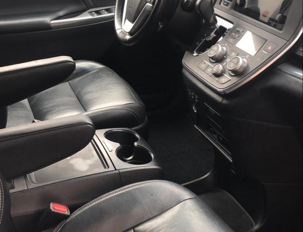 Nigerian used Toyota sienna 2015 in Lagos
