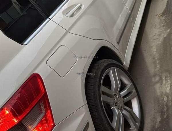 Foreign Used Mercedes Benz GLK350 2012 model for Sale In Ajao estate Lagos