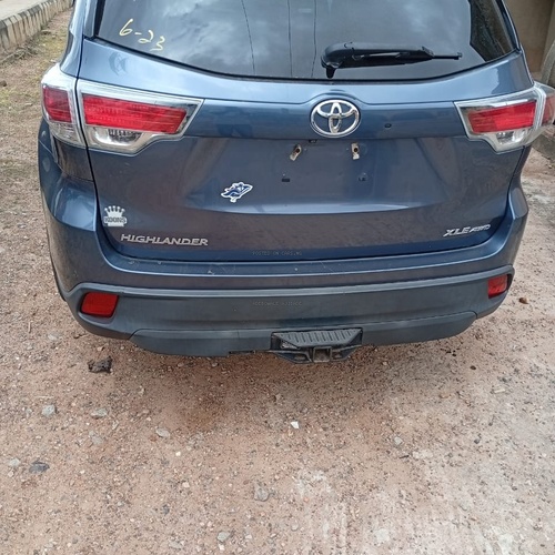 FOREIGN USED 2016 TOYOTA HIGHLANDER NAVIGATOR IN IBADAN