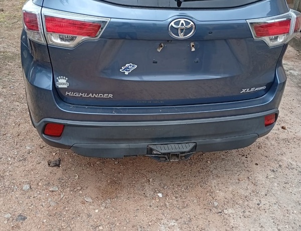 FOREIGN USED 2016 TOYOTA HIGHLANDER NAVIGATOR IN IBADAN