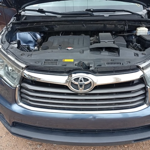 FOREIGN USED 2016 TOYOTA HIGHLANDER NAVIGATOR IN IBADAN