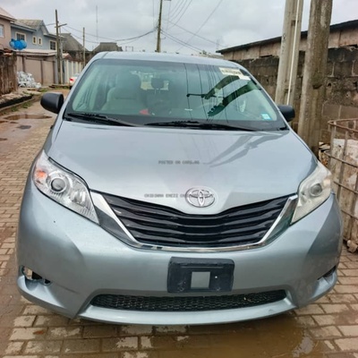 Toyota Sienna 2014 for Sale In Ikotun Lagos