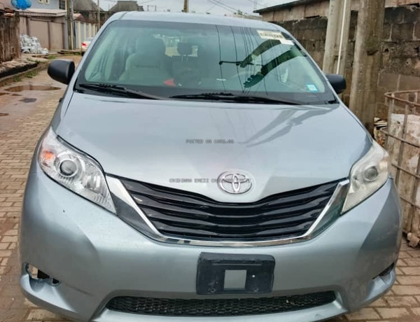 Toyota Sienna 2014 for Sale In Ikotun Lagos