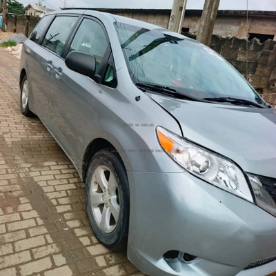 Toyota Sienna 2014 for Sale In Ikotun Lagos