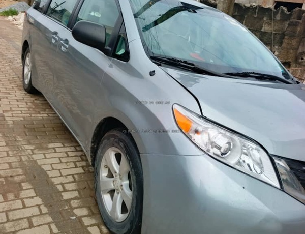 Toyota Sienna 2014 for Sale In Ikotun Lagos