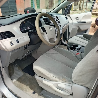 Toyota Sienna 2014 for Sale In Ikotun Lagos