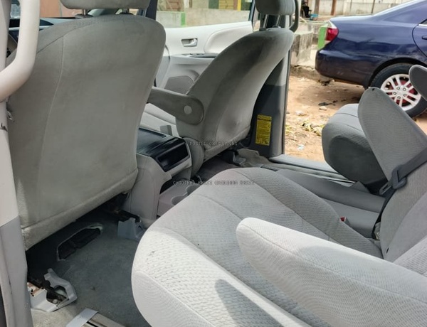 Toyota Sienna 2014 for Sale In Ikotun Lagos