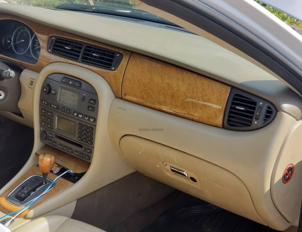 Jaguar  X-Type 2004 model for sale In Umuahia Abia State.