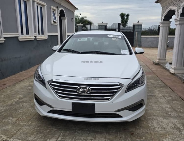 Foreign Used 2015 Hyundai sonata in Ibadan