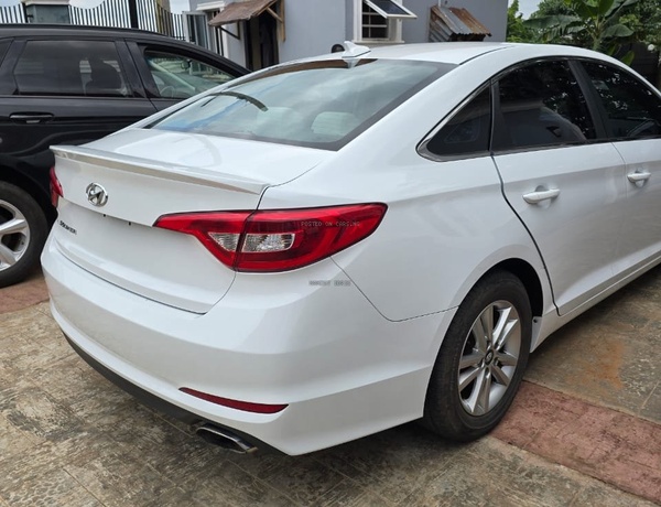 Foreign Used 2015 Hyundai sonata in Ibadan