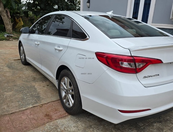 Foreign Used 2015 Hyundai sonata in Ibadan