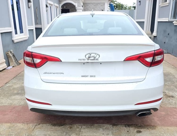 Foreign Used 2015 Hyundai sonata in Ibadan