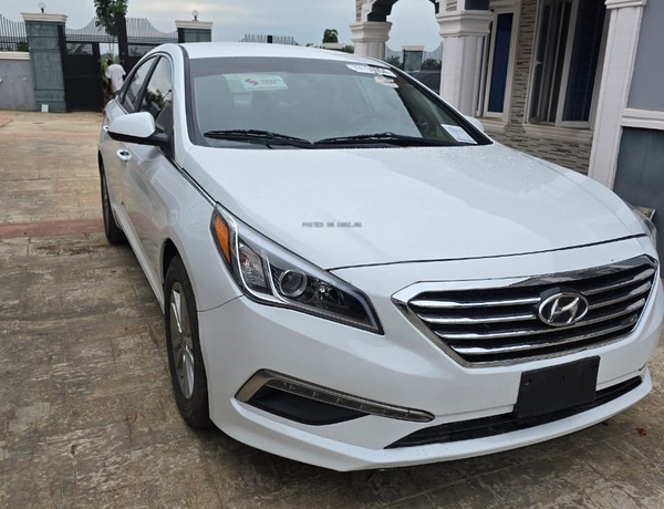Foreign Used 2015 Hyundai sonata in Ibadan