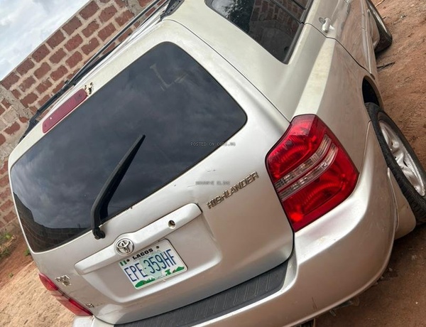 Nigerian Used Toyota Highlander 2003 in Ogun State