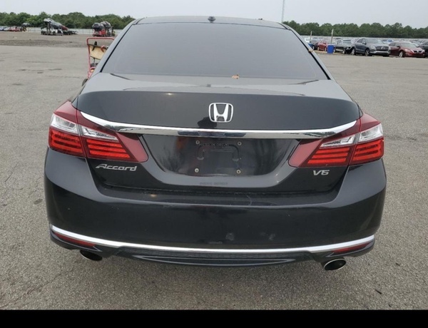 Foreign Used 2016 Honda Accord for Sale In Apapa Lagos