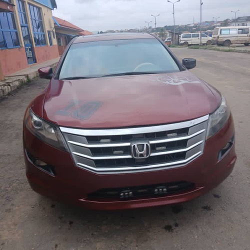 Honda crosstour 2010 available for sale in Ibadan