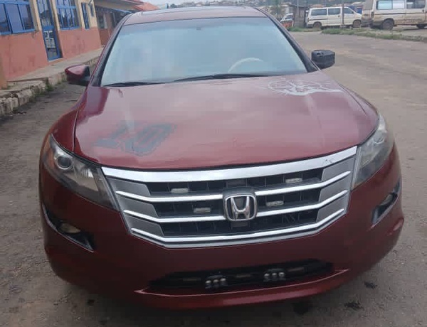Honda crosstour 2010 available for sale in Ibadan