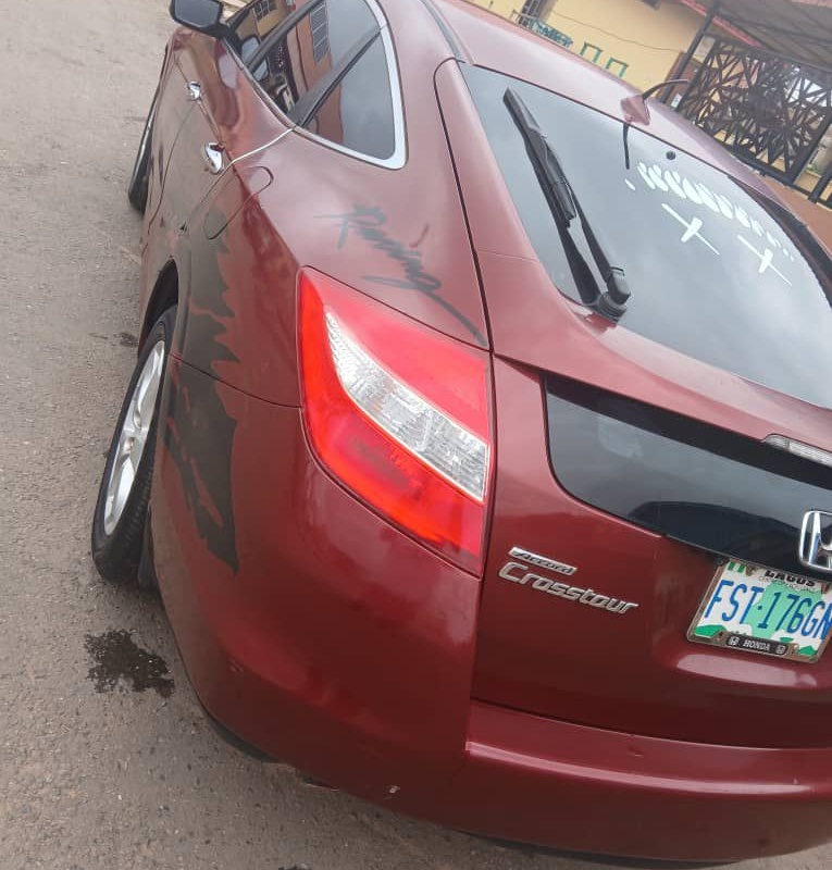 Honda crosstour 2010 available for sale in Ibadan image