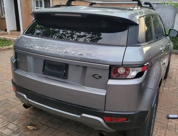 Range Rover Evoque 2015 4plug for Sale in Lagos