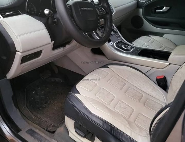 Range Rover Evoque 2015 4plug for Sale in Lagos