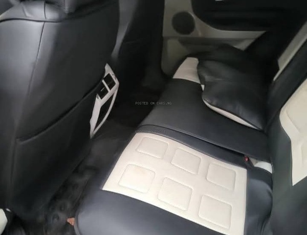 Range Rover Evoque 2015 4plug for Sale in Lagos